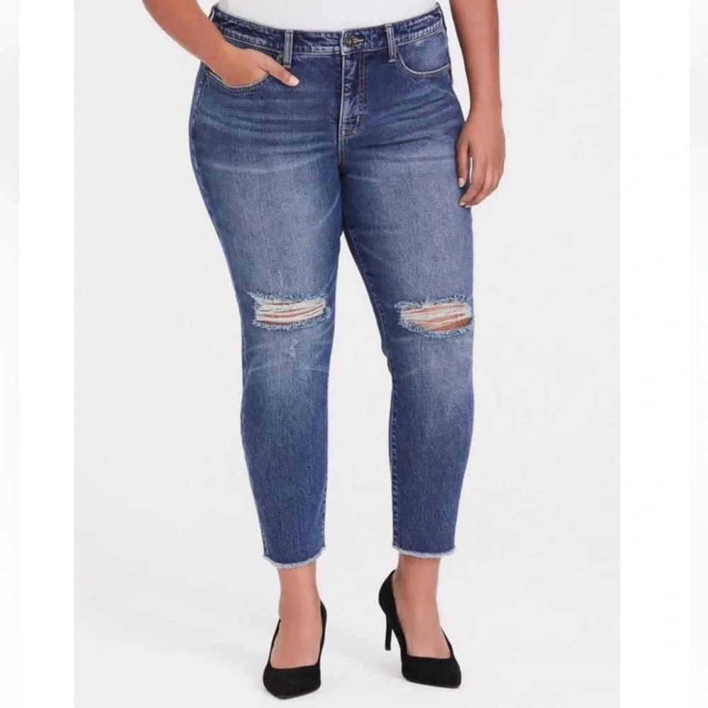 Torrid Medium Wash High Rise Button Fly Distressed Straight Jeans Plus Size 18 R - Picture 4 of 11